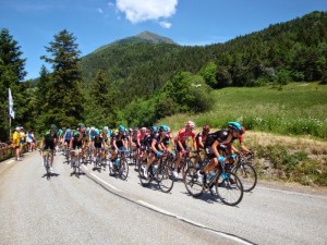 les coureurs du 66 ème critérium du Dauphiné au col de Malissol