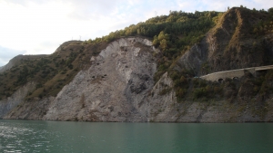 le 27 juillet dernier, 200 000 m3 de roches glissaient dans le lac