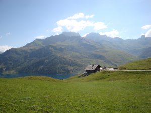 de la Pierra Menta ( à droite) au Mont Blanc (à gauche)